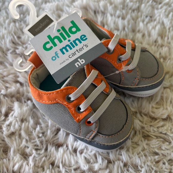 Carter’s Child of Mine Newborn Shoes NWT - Picture 3 of 5